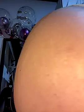 Im_Johanna from StripChat is Freechat