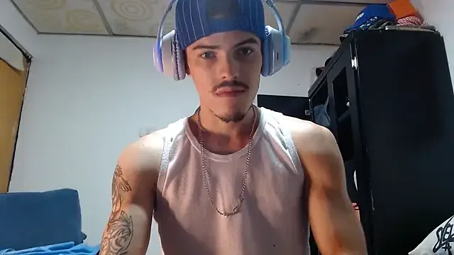 imsammytop from StripChat is Freechat