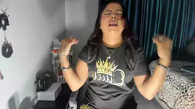 IndianBibix from StripChat