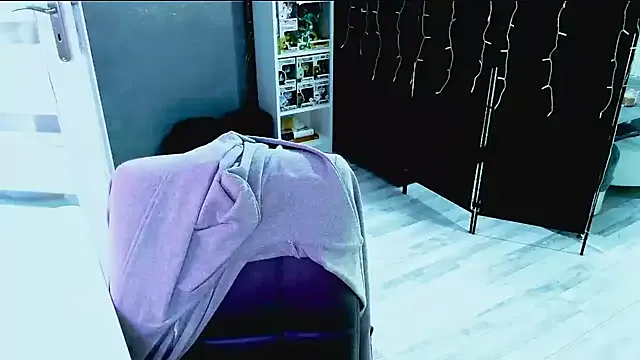 InesGold from StripChat