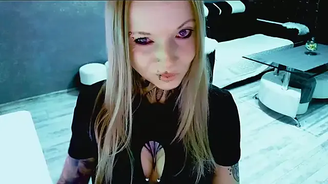 InesGold from StripChat is Freechat