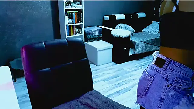 InesGold from StripChat