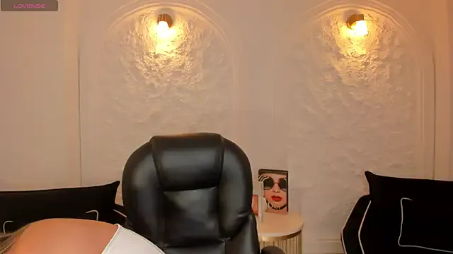 Girls: try live performances with matured performers, from dancing to quirks, in a variety of beautiful sex cams.