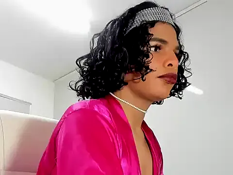 IromyRusseRs from StripChat is Freechat