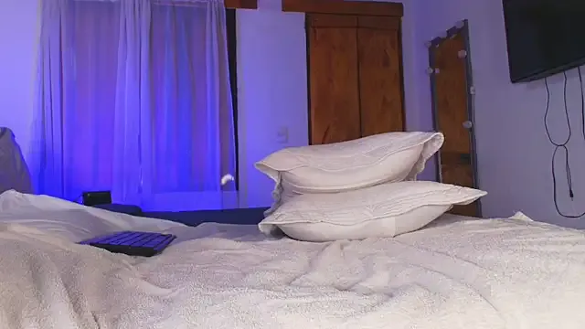 Isa_bonnet from StripChat is Freechat