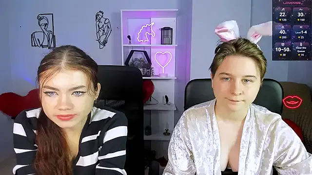 Girls: try live performances with matured performers, from dancing to quirks, in a variety of beautiful sex cams.