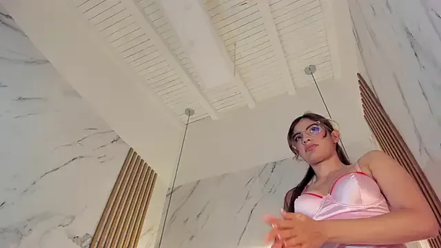 IsabelaStefano from StripChat is Freechat