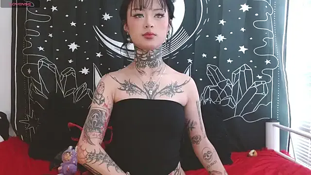 Isabella__dark from StripChat