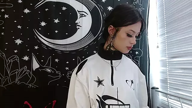 Isabella__dark from StripChat