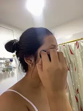 IsabellaJoness_ from StripChat is Freechat