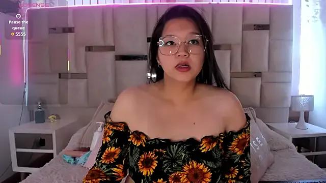 Isarose_ from StripChat is Freechat