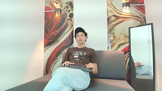 ISRAEL_GRAY from StripChat is Freechat