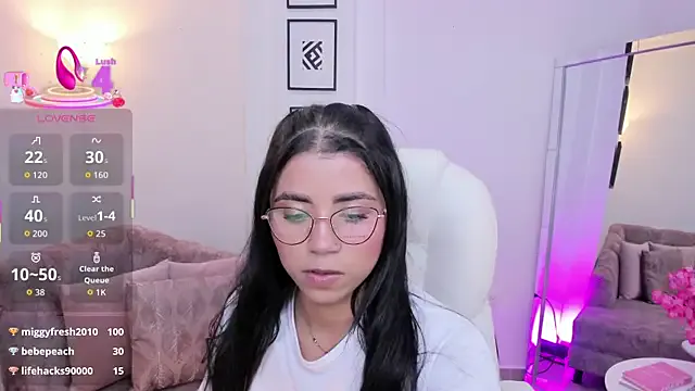 Issi_loren from StripChat