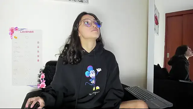 Girls: try live performances with matured performers, from dancing to quirks, in a variety of beautiful sex cams.