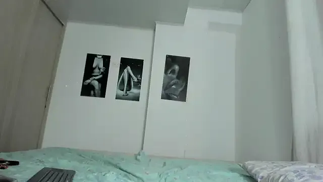 Itskari_ from StripChat is Freechat