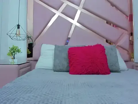 IvonJanice from StripChat is Freechat