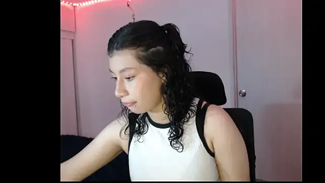 Ivonnybonn from StripChat is Freechat