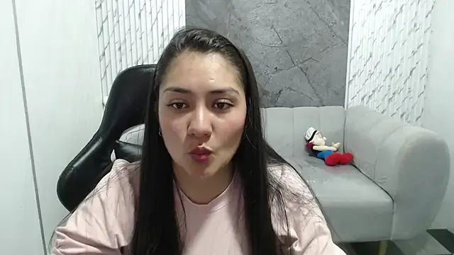 Ivony18_b from StripChat