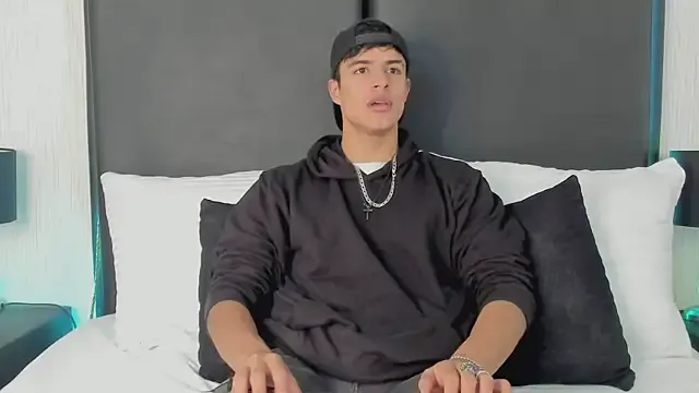 JacobBikerr from StripChat is Freechat