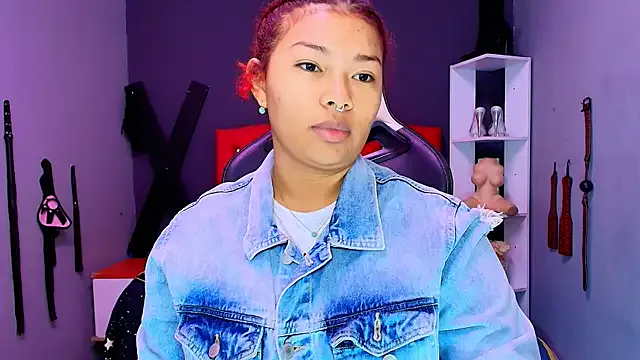 Girls: try live performances with matured performers, from dancing to quirks, in a variety of beautiful sex cams.