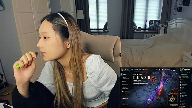 JadaShires from StripChat is Freechat