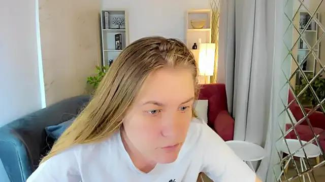 JadeSoft from StripChat is Freechat