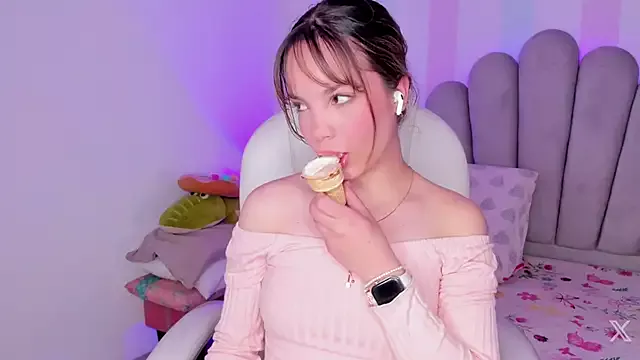 Girls: try live performances with matured performers, from dancing to quirks, in a variety of beautiful sex cams.