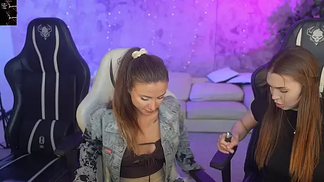 Girls: try live performances with matured performers, from dancing to quirks, in a variety of beautiful sex cams.