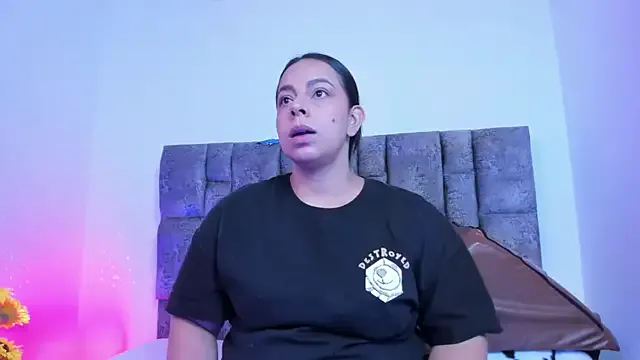 Jimena_chic from StripChat is Freechat