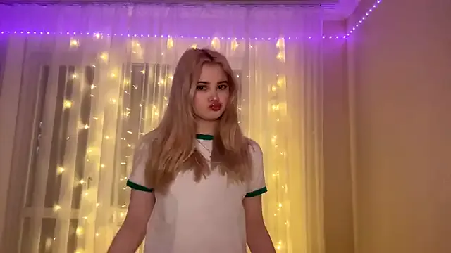 JolieAlto from StripChat is Freechat