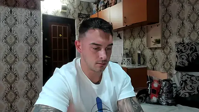 Jonmusclemaster from StripChat