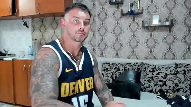 Jonmusclemaster from StripChat