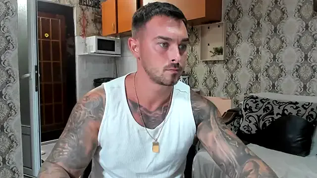 Jonmusclemaster from StripChat