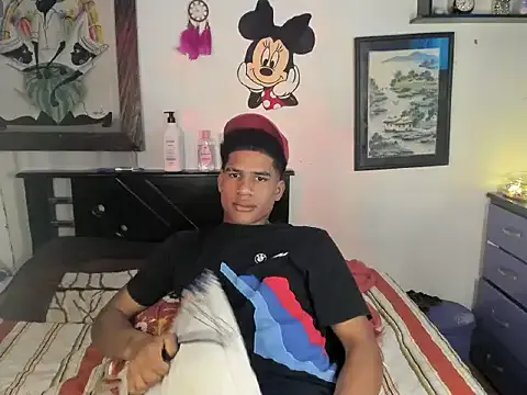 JUANBIGCOCK21CM from StripChat is Freechat