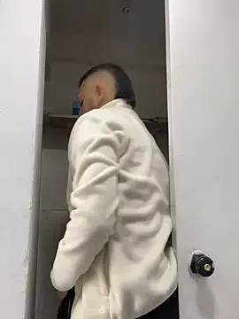 JuanZapata33 from StripChat