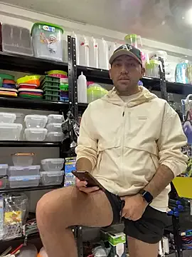 JuanZapata33 from StripChat