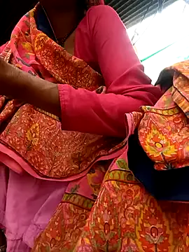 Juhi_chawla from StripChat is Freechat