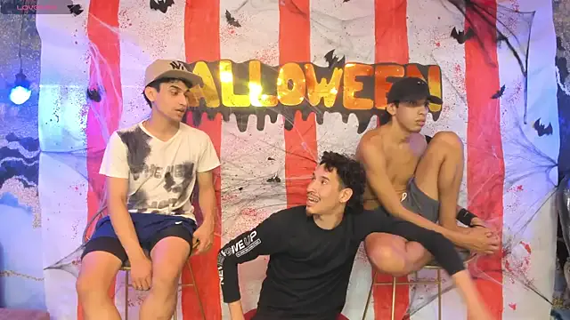 Girls: try live performances with matured performers, from dancing to quirks, in a variety of beautiful sex cams.