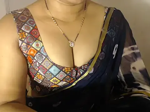juicy_ishika from StripChat is Freechat