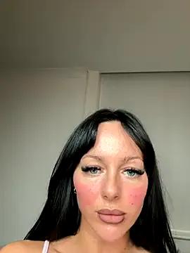 juicylucie from StripChat is Freechat
