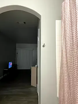 juicyyy323 from StripChat is Freechat