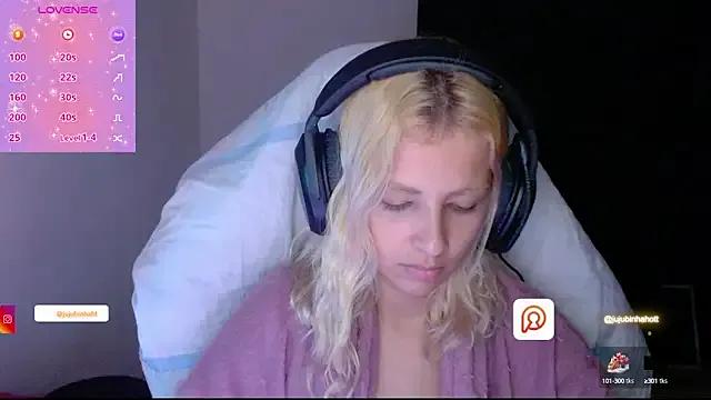 Jujubinhahot from StripChat