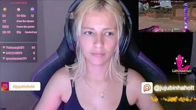 jujubinhahot from StripChat is Freechat