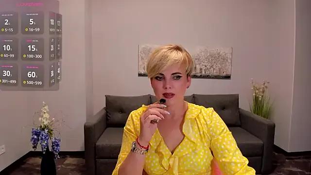 Julia_Wilsone from StripChat is Freechat
