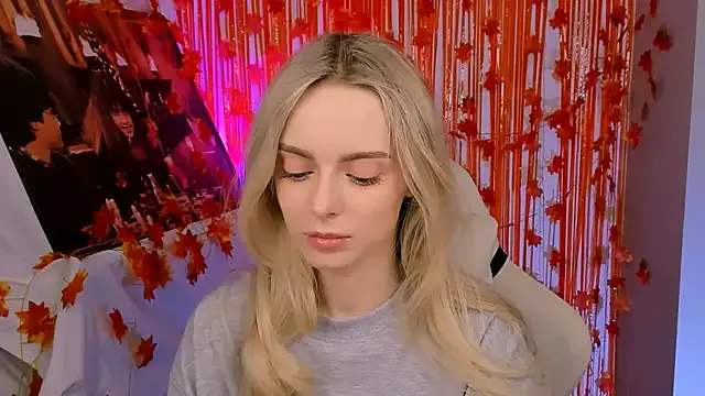 JuliaBrewwer from StripChat is Freechat