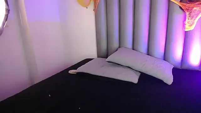 juliana-97 from StripChat is Freechat