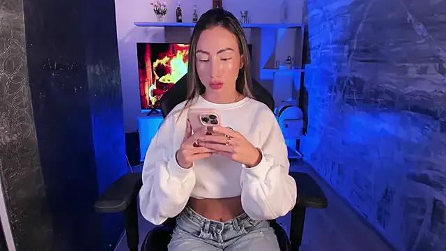 juliasprousse_ from StripChat is Freechat