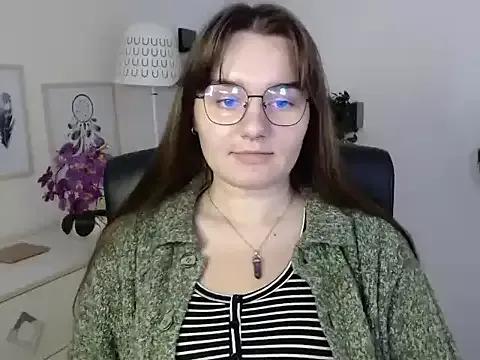 Julie_Diamond from StripChat is Freechat
