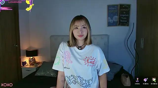 Julieta_priv from StripChat is Freechat