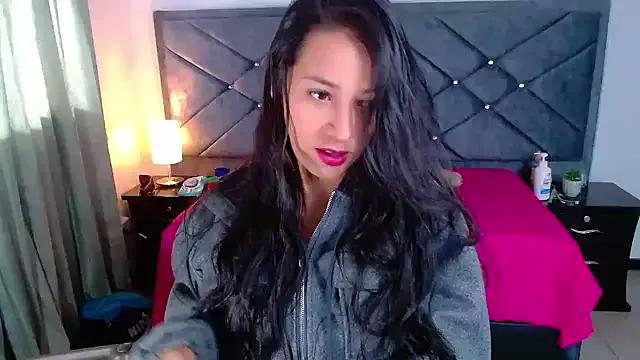 Julietacollins06 from StripChat is Freechat
